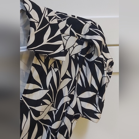 Diane Von Furstenberg silk wrap top - Picture 4 of 7